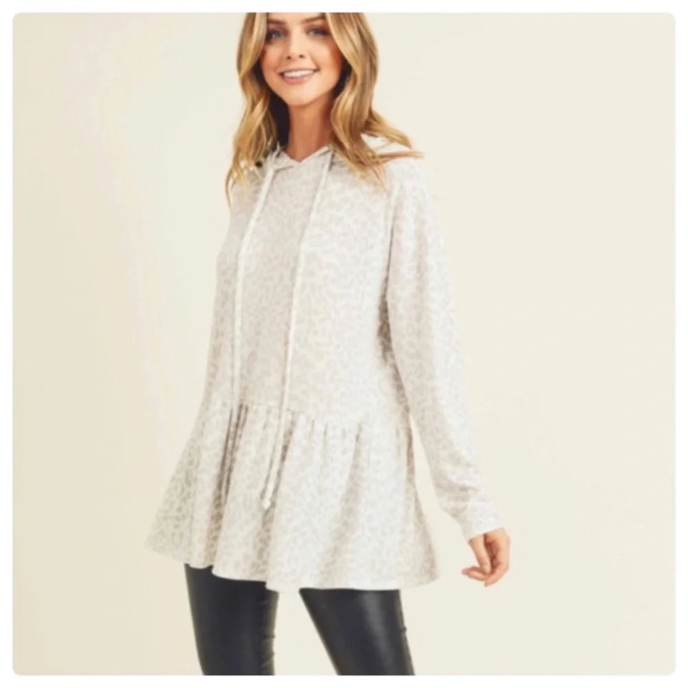 1 LEFT! Leopard Hooded Peplum Women's Top - Picture 7 of 7
